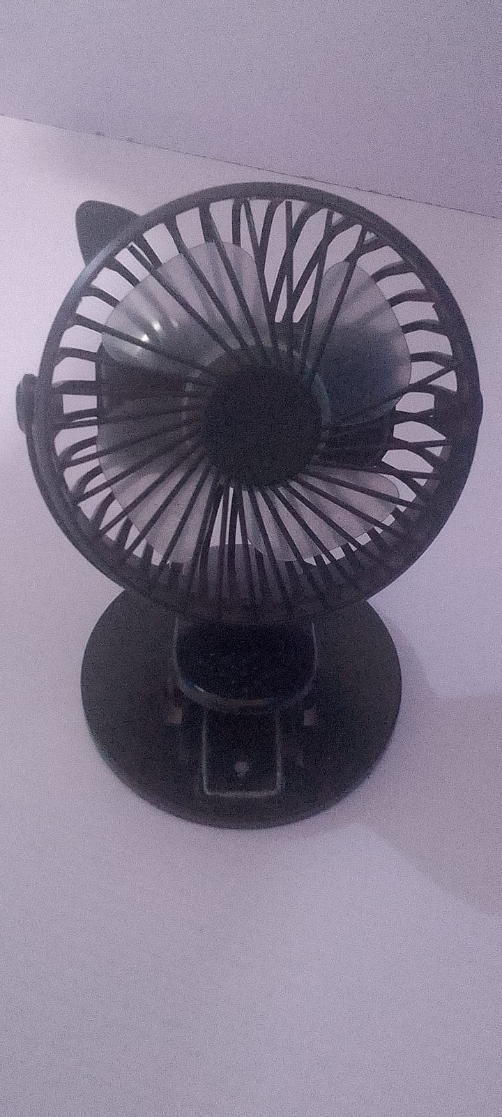 Ox 16" Rechargeable Table Fan